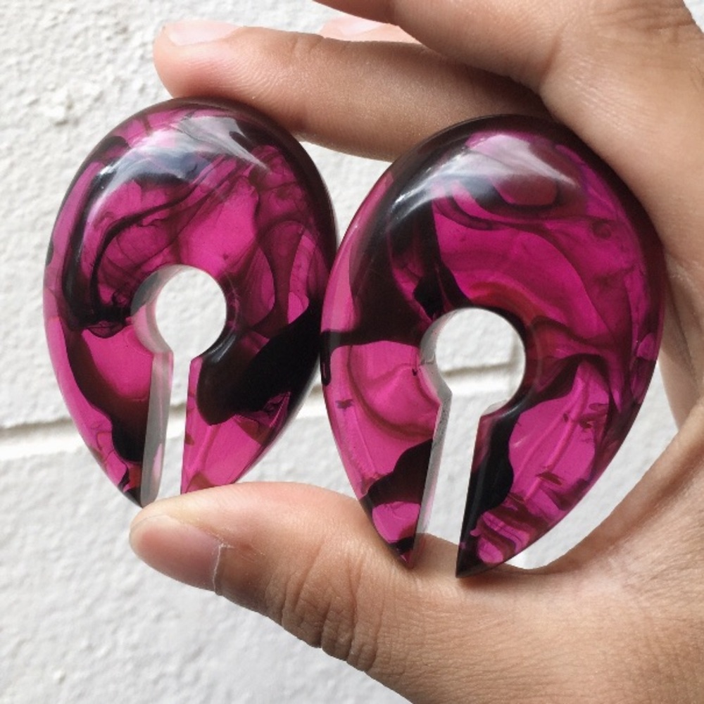 ⭐️16mm 5/8 PLUGS💖CUSTOM PINK/BLACK GAUGES HANGERS